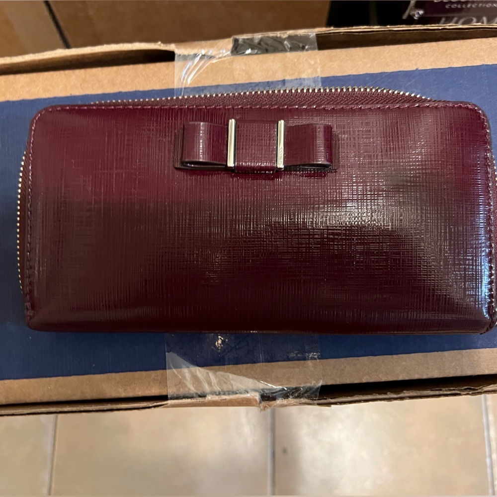 Leather coach wallet like new